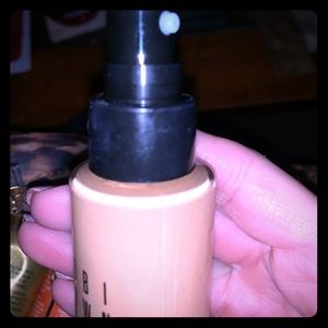 Bobbi Brown Liquid foundation